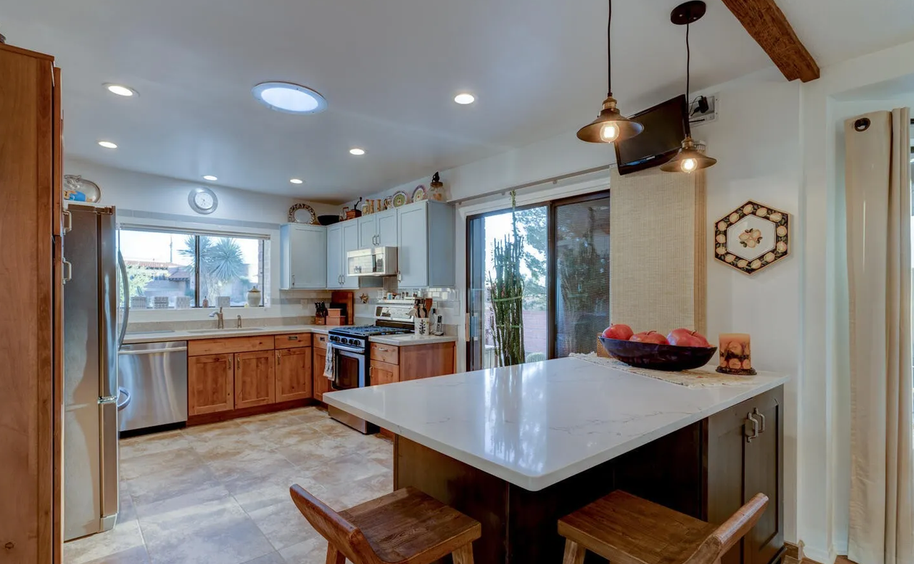 1925 W Ashbrook Dr #1925 - Photo 2 of 18