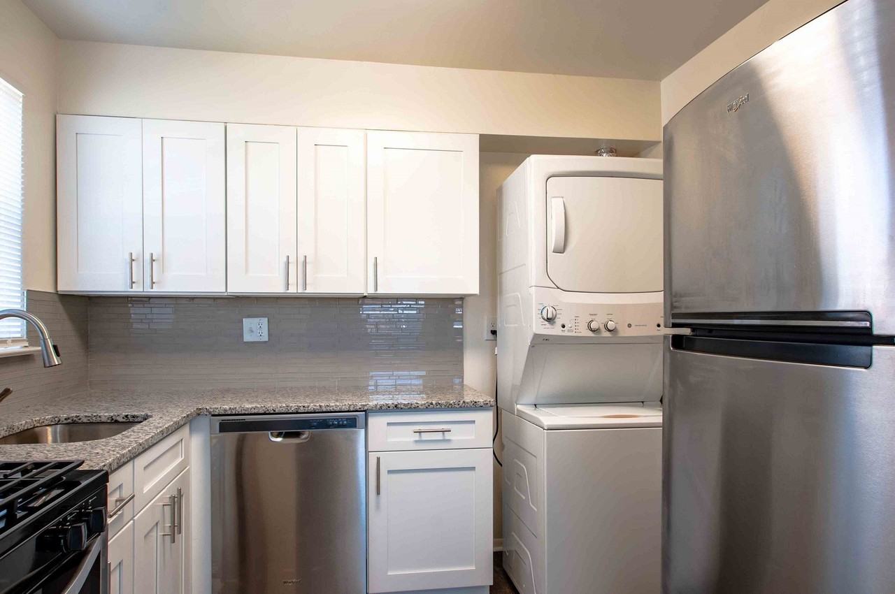 Camp Hill Plaza Apartment Homes - Photo 2 of 23