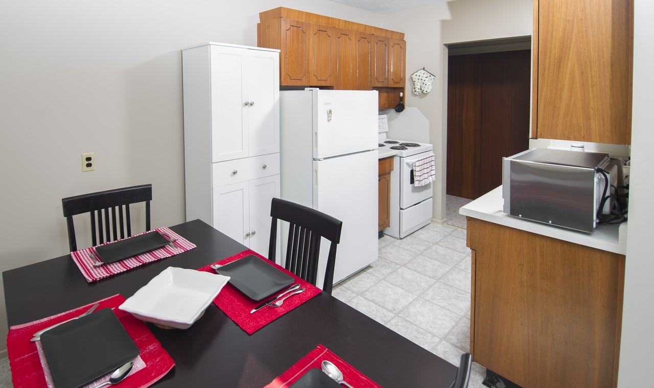 455 Leila Avenue - Photo 4 of 18