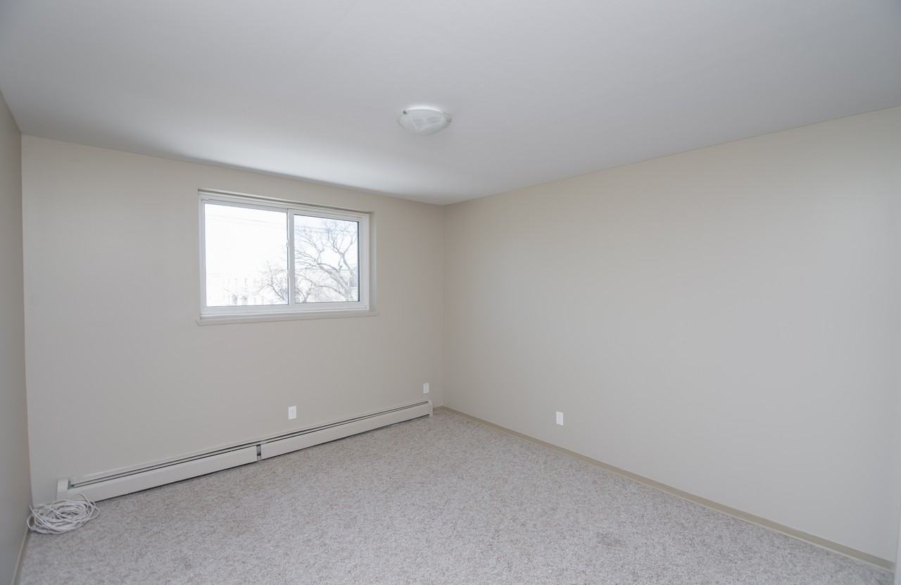 455 Leila Avenue - Photo 6 of 18