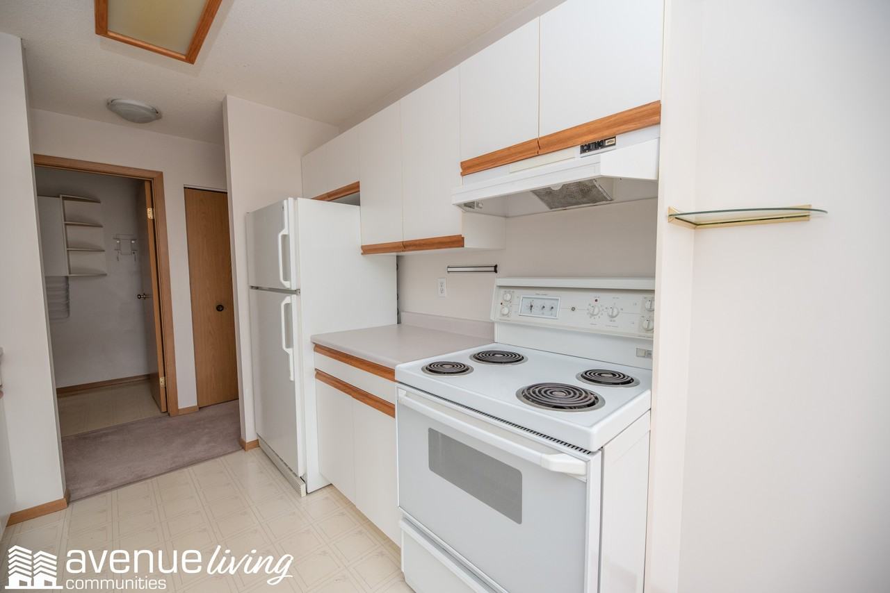 Scherer Manor - Photo 3 of 10