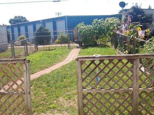 256 S Mulberry St - Photo 2 of 6