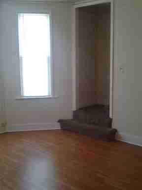 256 S Mulberry St - Photo 3 of 6