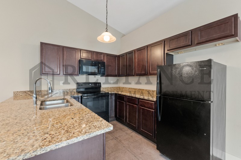 4809 N Hillside Ct - Photo 7 of 21