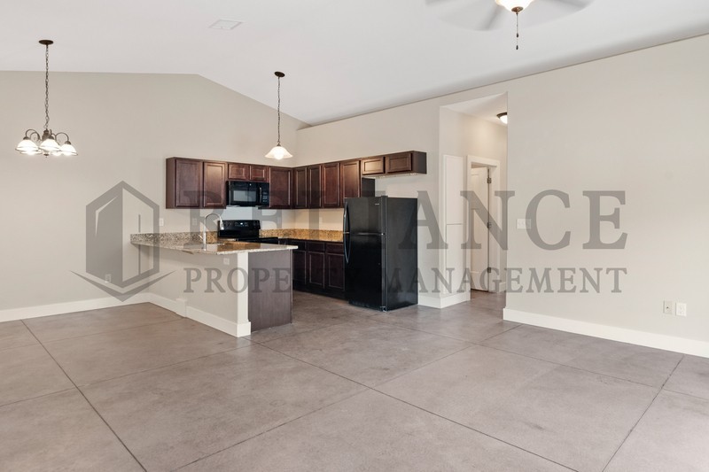 4809 N Hillside Ct - Photo 6 of 21