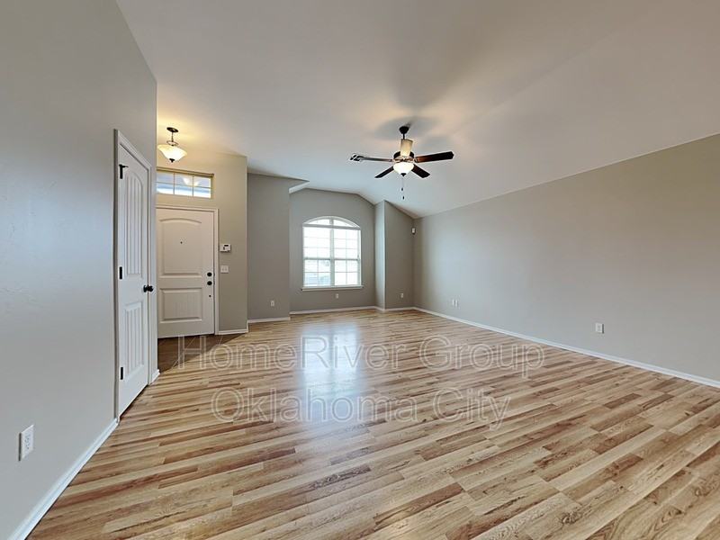 10701 Se 26th St - Photo 2 of 20