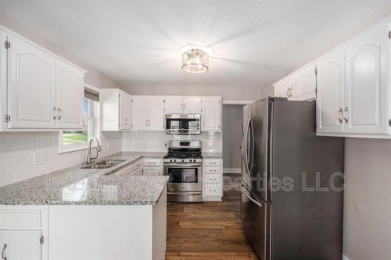 4204 Nw 61st Ter - Photo 3 of 15