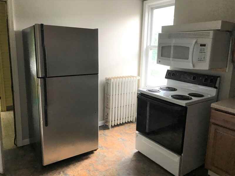 450 Yates St - Photo 5 of 35