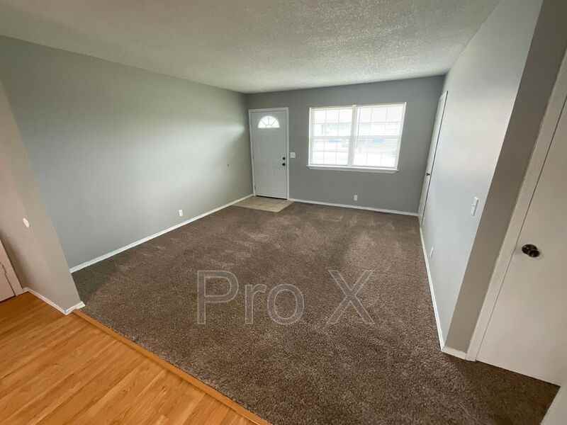 3039 W 15th St - Photo 3 of 15