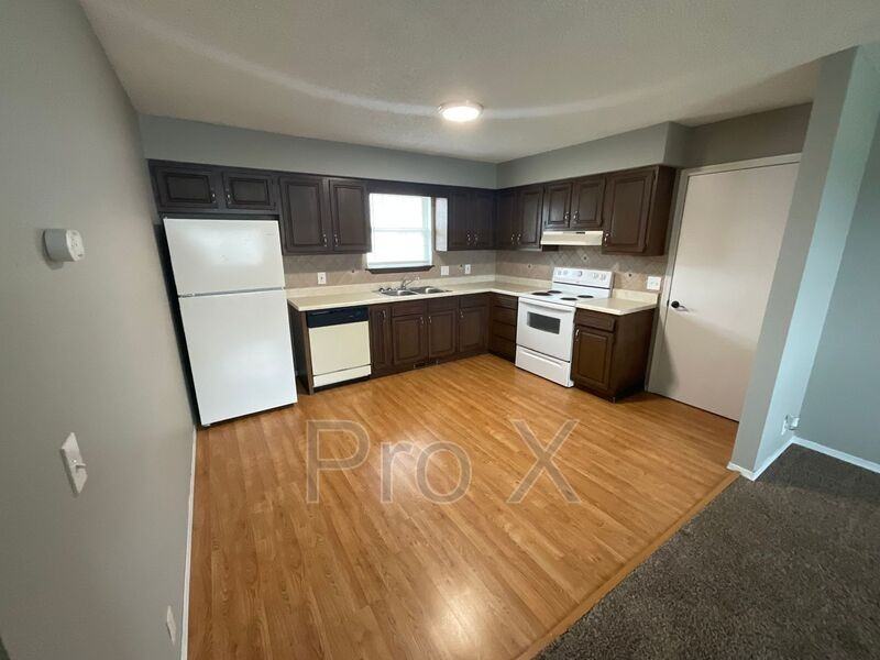 3039 W 15th St - Photo 5 of 14