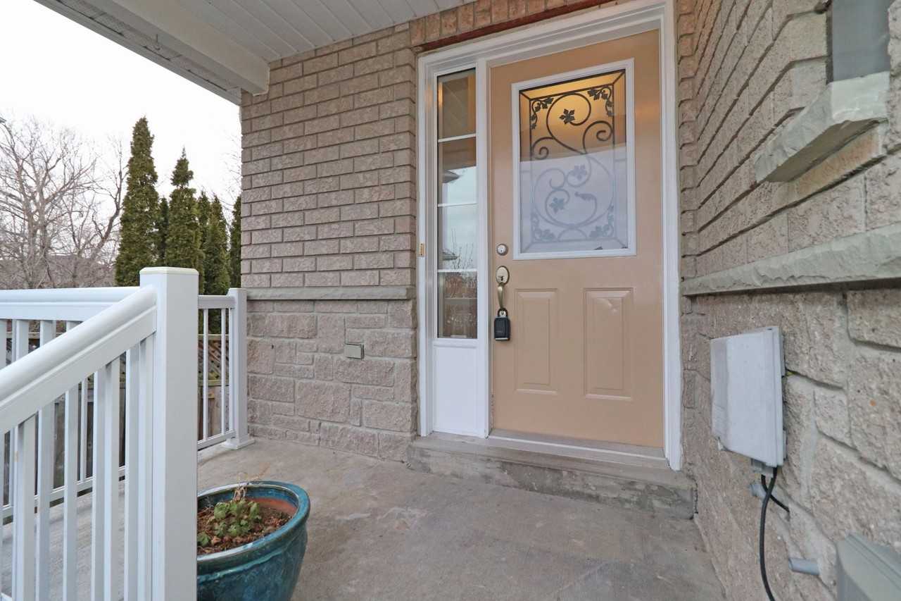 21 Taft Pl - Photo 2 of 25