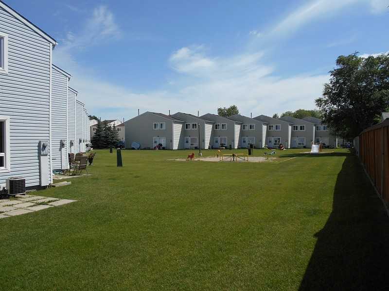 Wickham Park Apartments 100 Wickham Rd, Winnipeg, MB R2J 2L4 Zumper