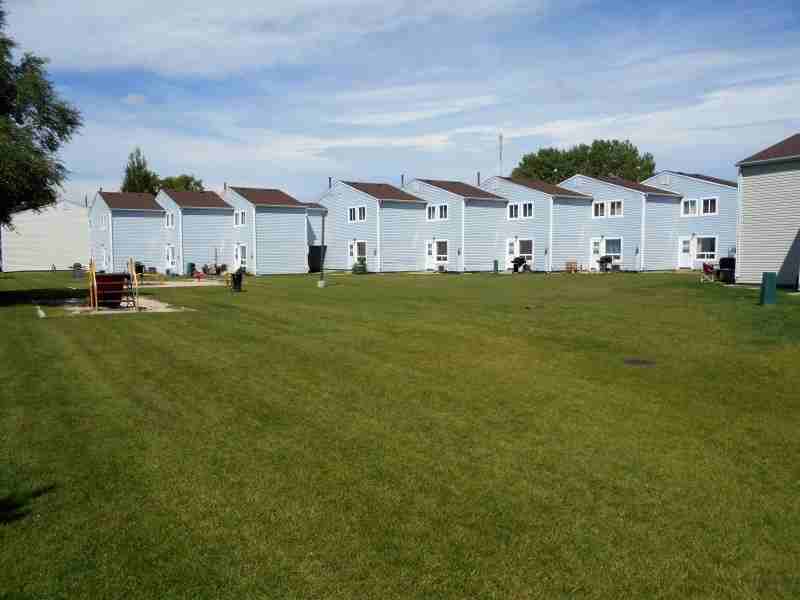 Wickham Park Apartments 100 Wickham Rd, Winnipeg, MB R2J 2L4 Zumper