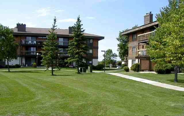 Lakepointe I Apartments - 1069 Beaverhill Blvd, Winnipeg, MB R2J 3R2 -  Zumper