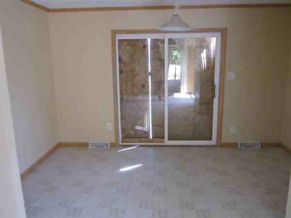 194 Candler St - Photo 2 of 7