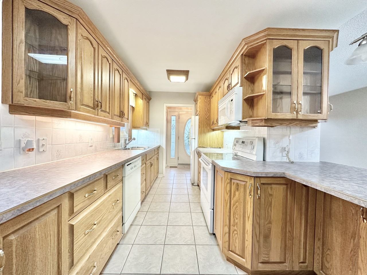 1-50 Ashdal Cres, Bowmanville, Ontario - Photo 2 of 14