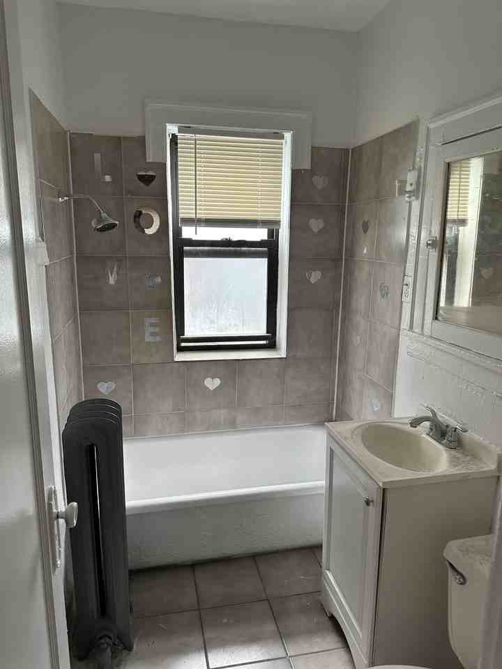 7806 S Laflin St #7806-1W - Photo 3 of 5