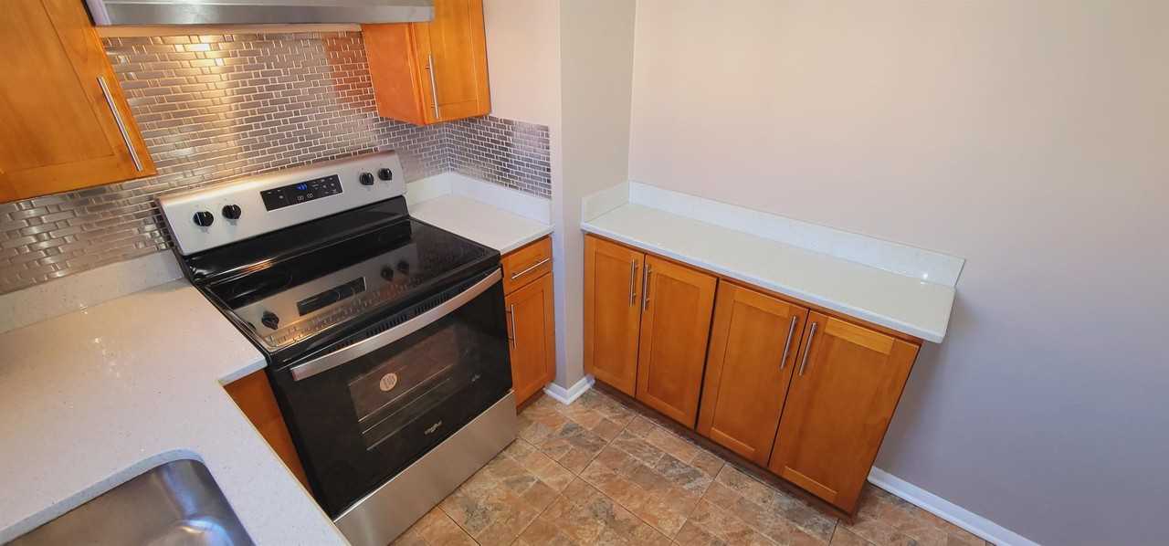4619 W 95th St #4619 - Photo 3 of 18