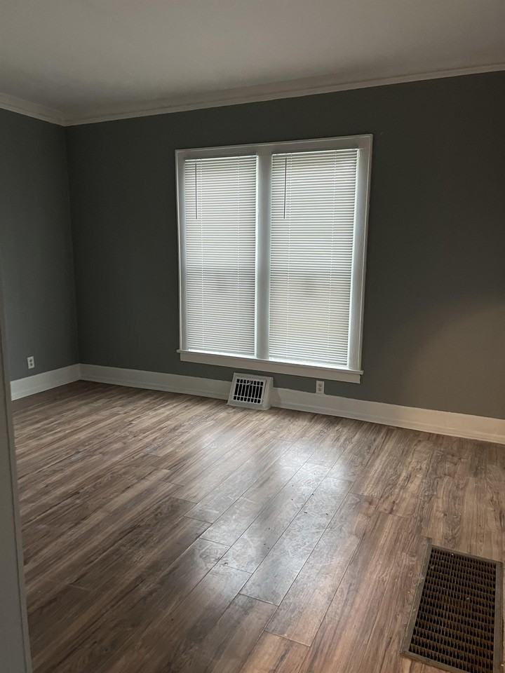 1626 N Linn St #1 - Photo 2 of 10