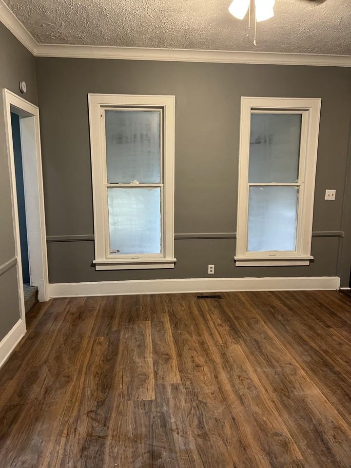 1626 N Linn St #1 - Photo 3 of 10