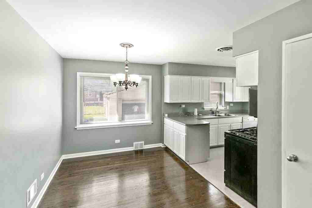 717 E 154th St #1 - Photo 3 of 34