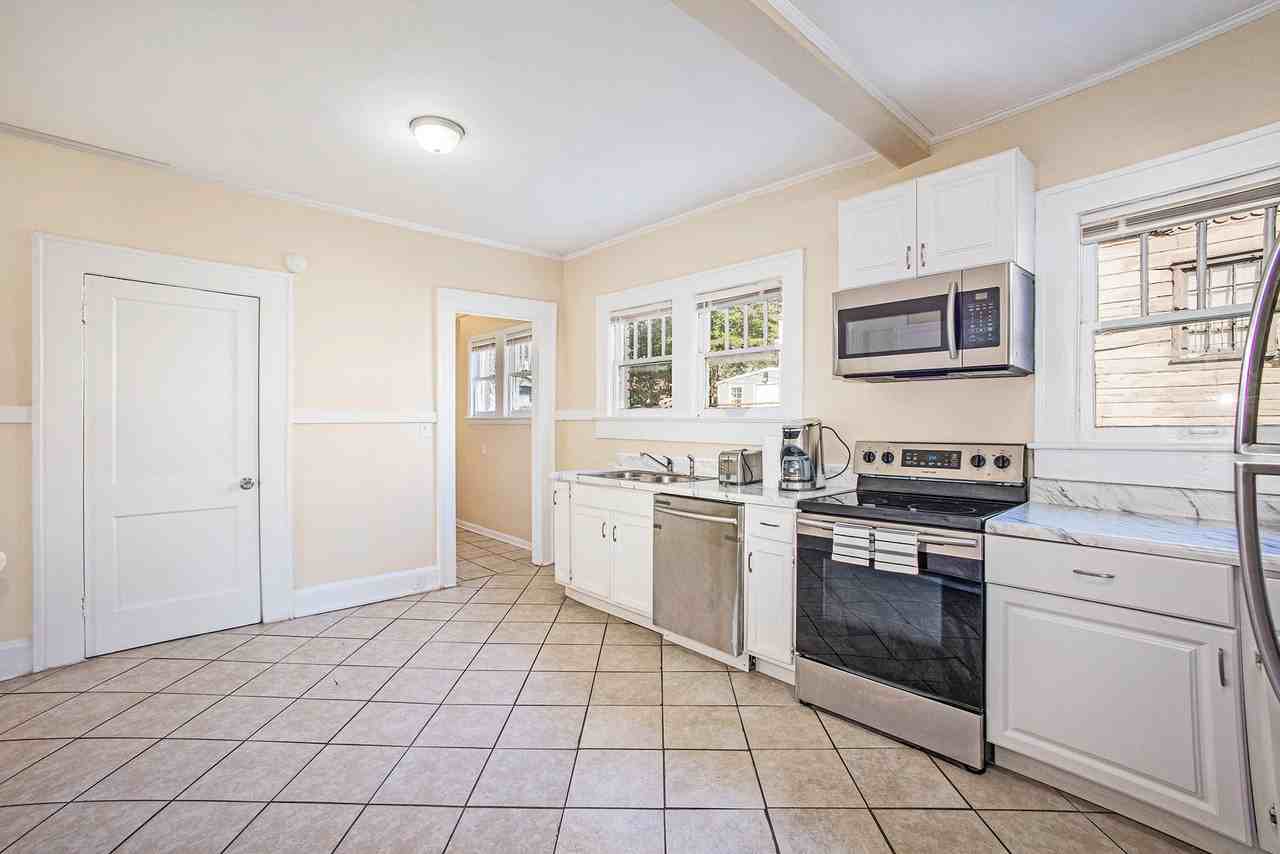 854 5th St W #1 - Photo 4 of 49