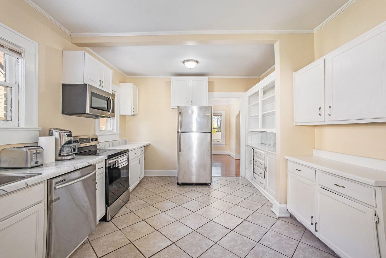 854 5th St W #1 - Photo 5 of 49