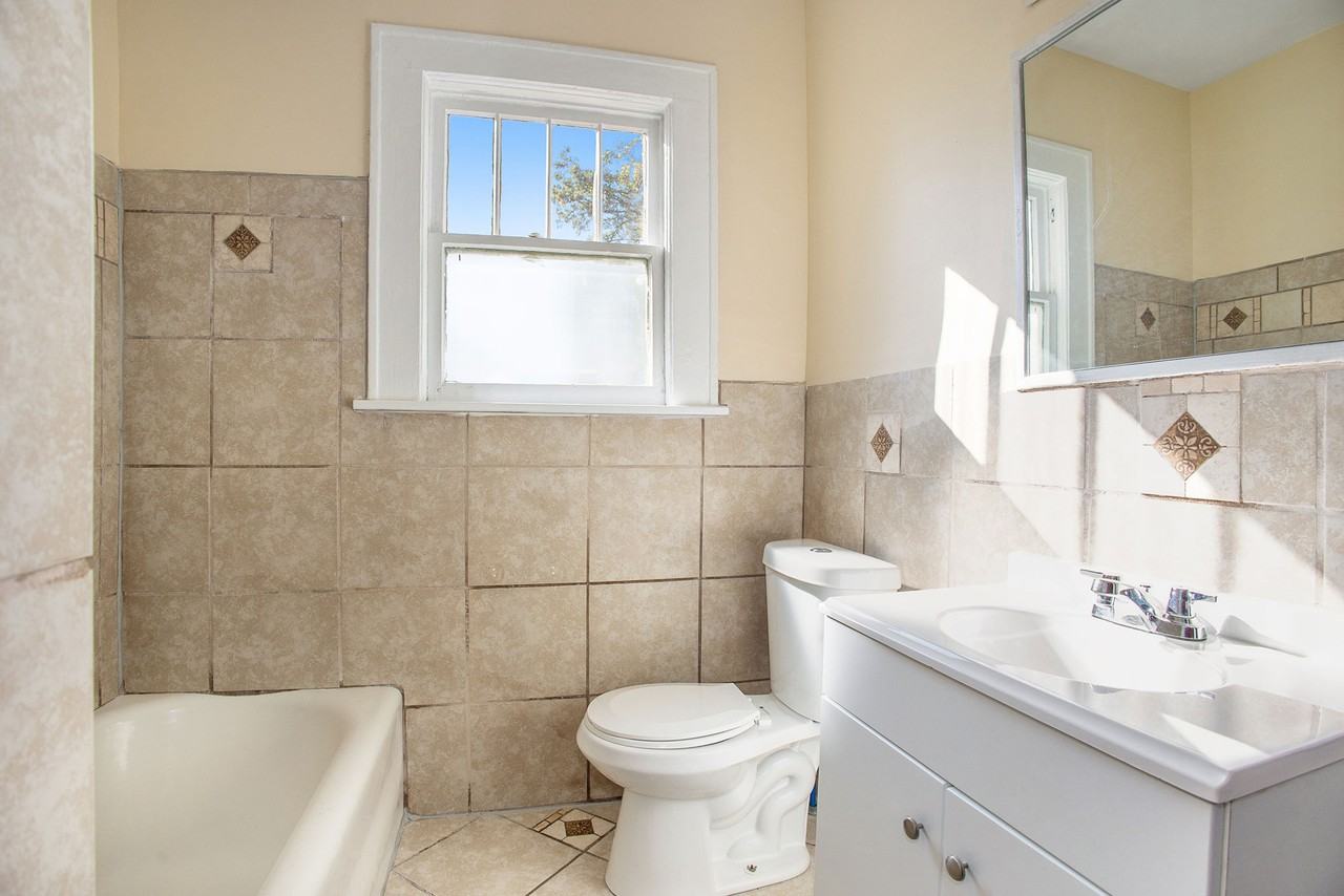 854 5th St W #1 - Photo 7 of 49