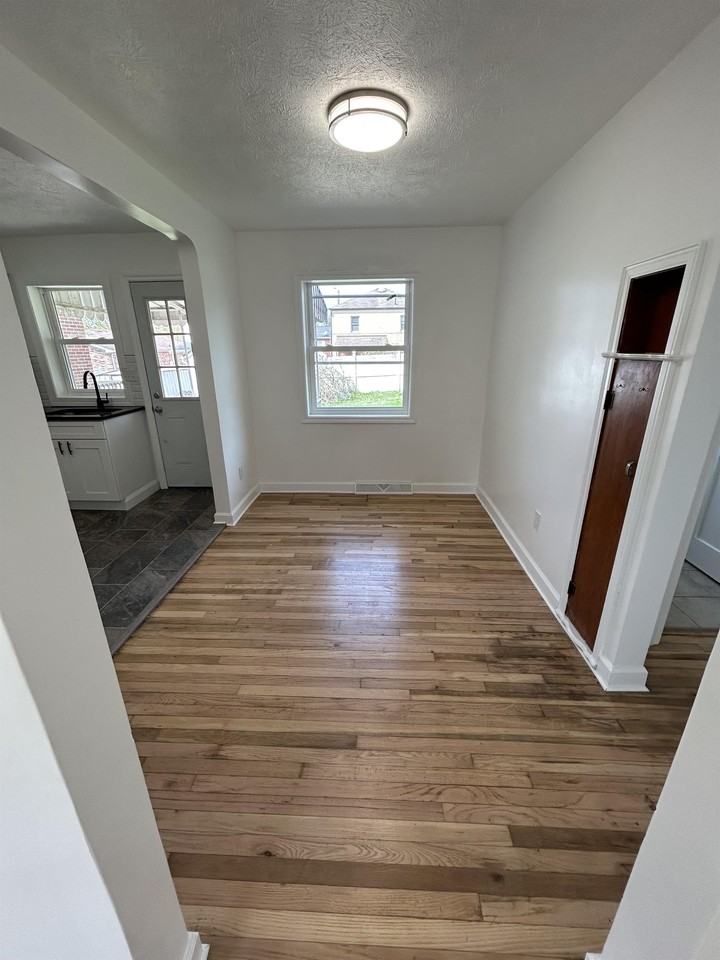 2019 Oregon Ave #1 - Photo 4 of 11