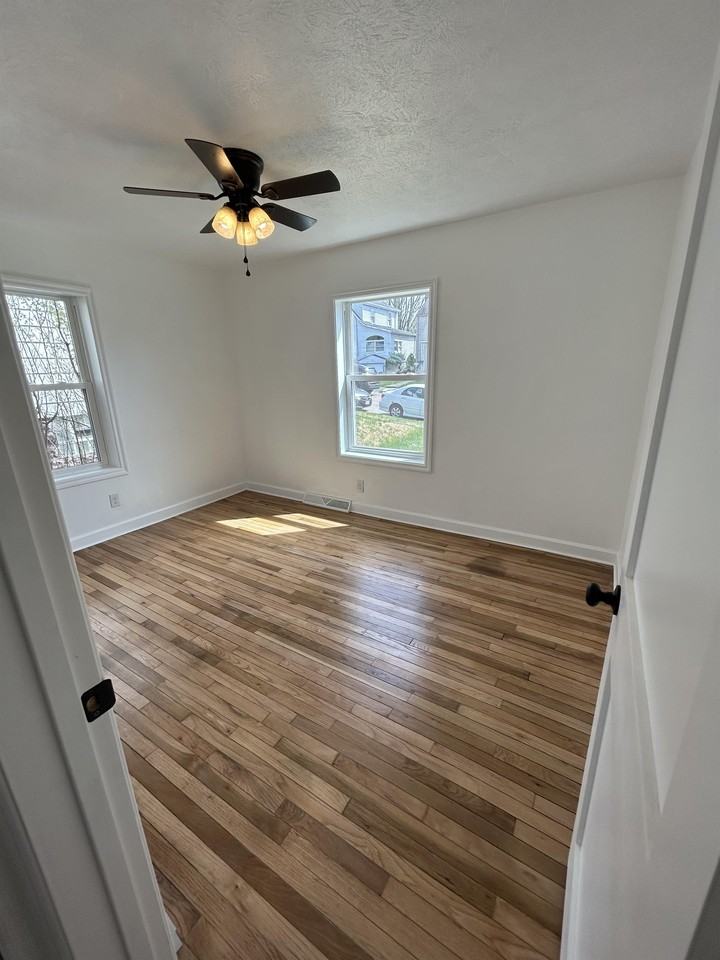 2019 Oregon Ave #1 - Photo 5 of 11