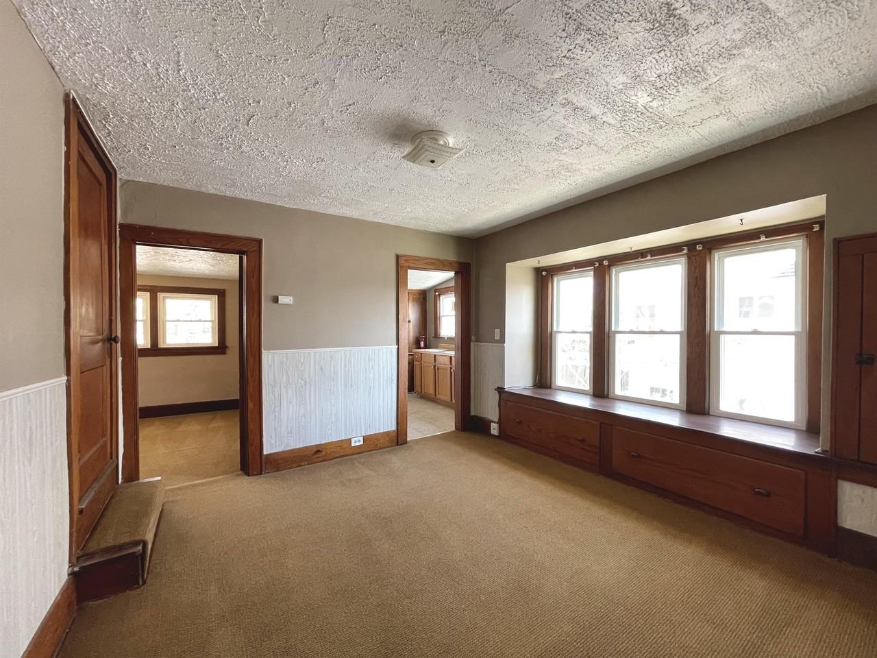 139 - 141 Wadsworth Ave. - 141-2 #141-2 - Photo 2 of 9