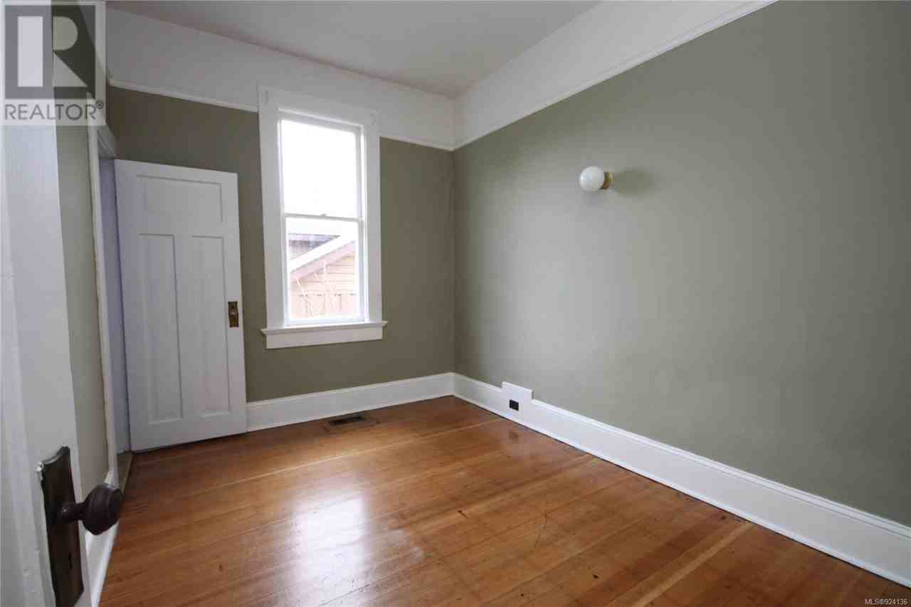 1925 Stanley Avenue ##2 - Photo 4 of 8