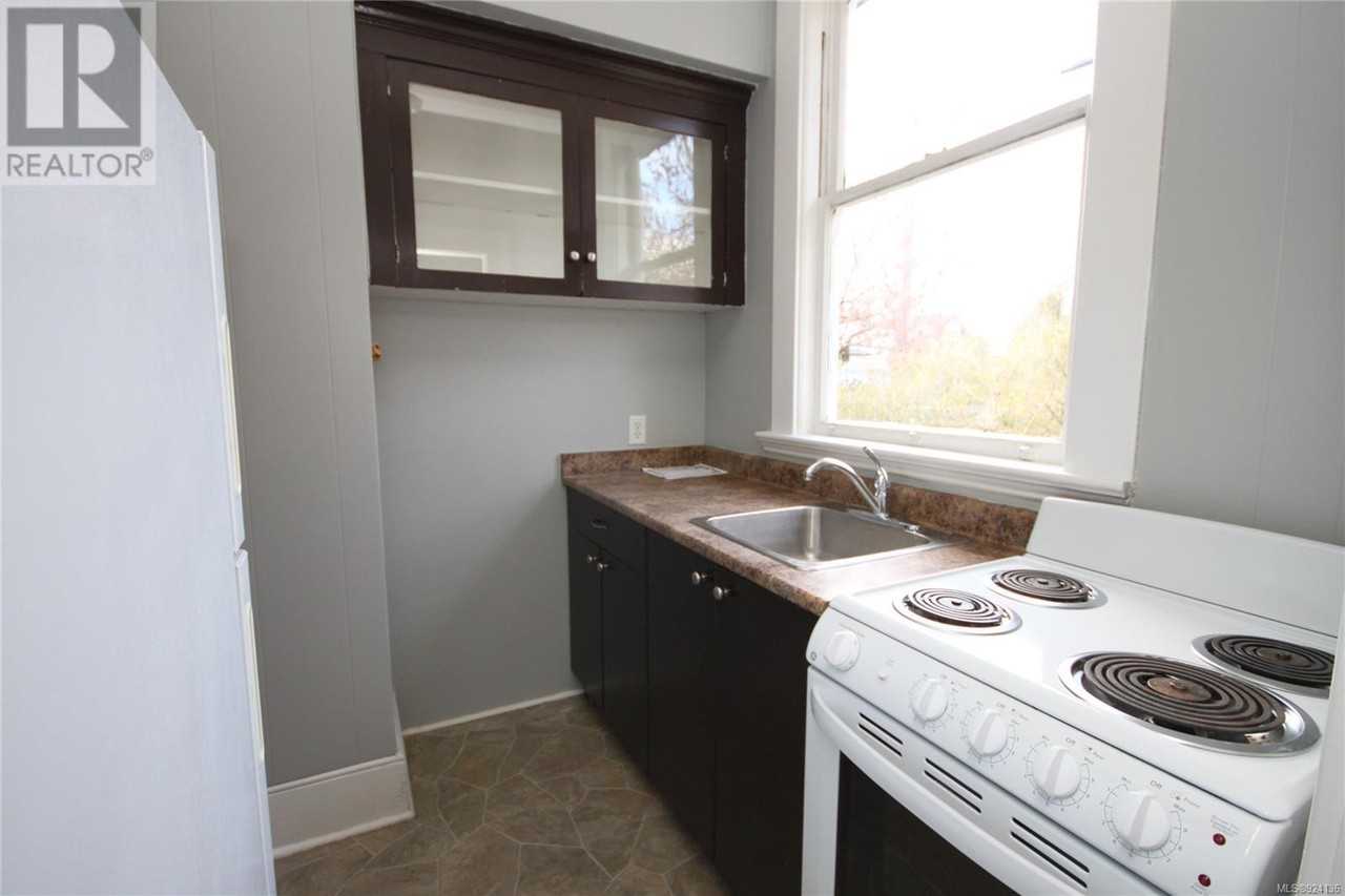 1925 Stanley Avenue ##2 - Photo 6 of 8