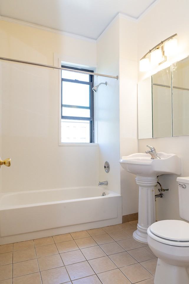 1257 W Loyola AveApt 2 #1257-2 - Photo 6 of 15