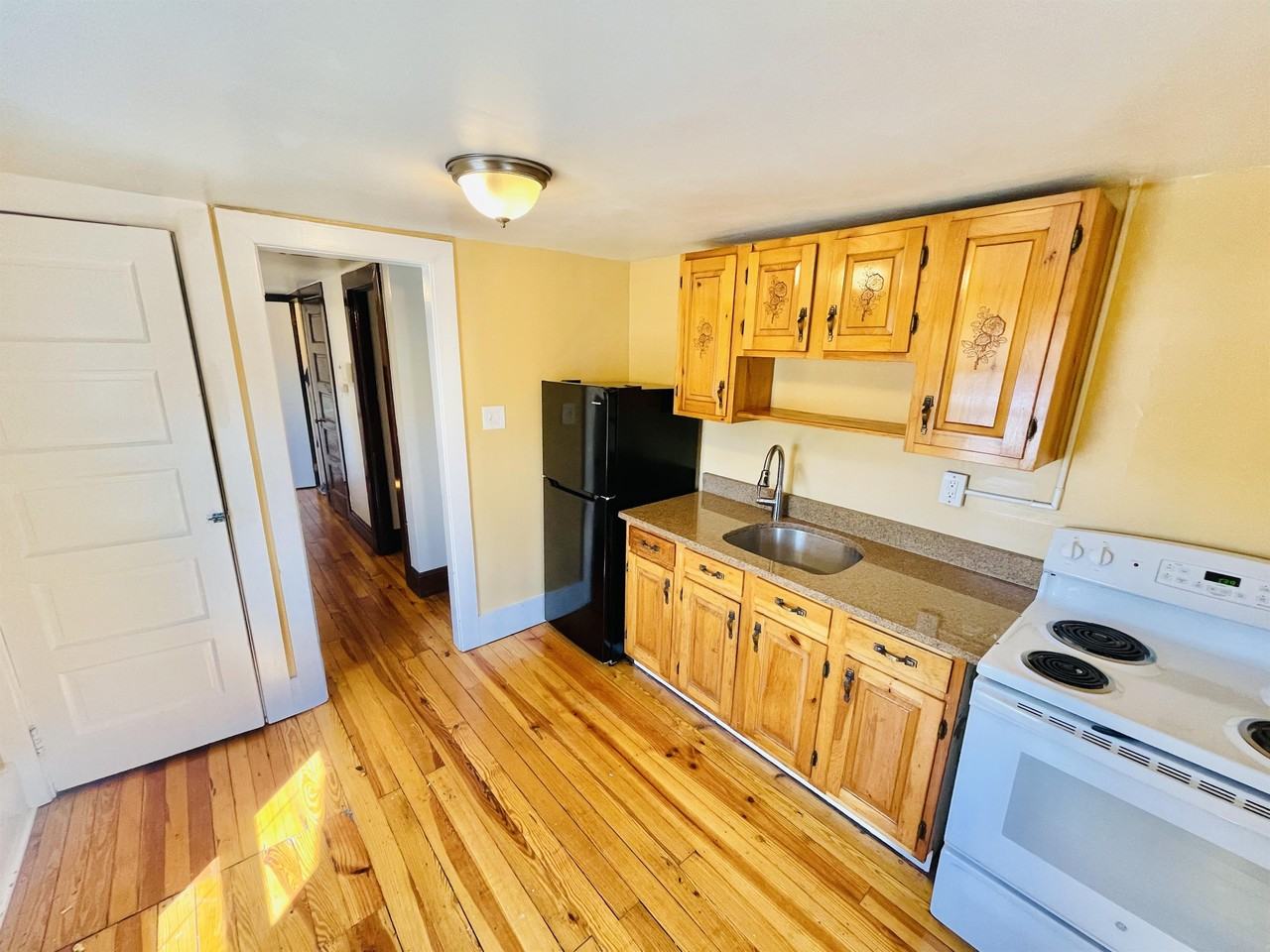 1523 Spruce St #3 - Photo 3 of 10