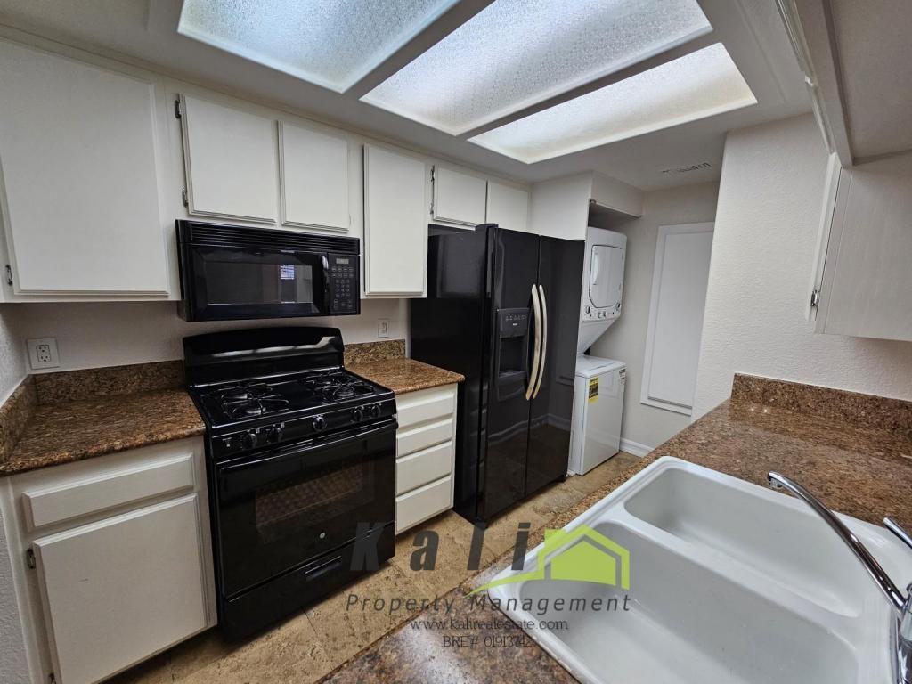 755 Brookstone Rd - Photo 5 of 19