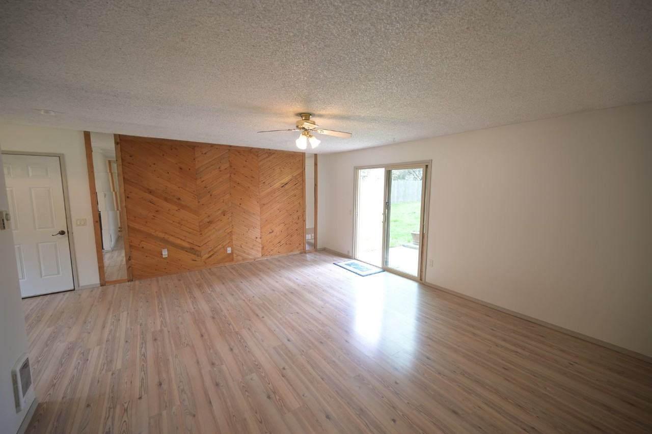 1620 Owen Ave - Photo 3 of 17