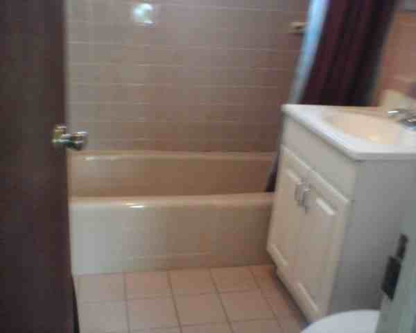 3-bdrm in Astoria for $2500 - Photo 3 of 5