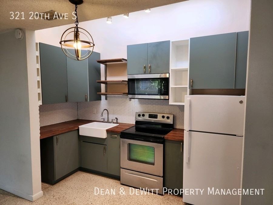 321 20th Ave S - Photo 3 of 14