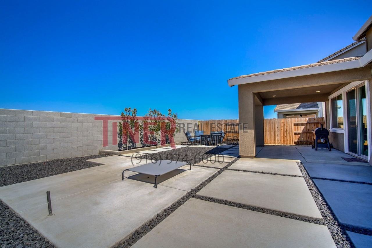 741 Swallowtail Ct - Photo 2 of 30