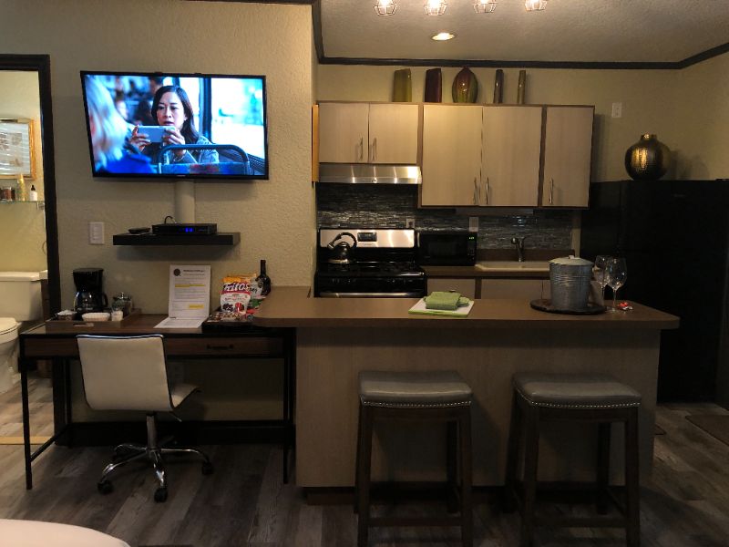 600 Oakridge Boulevard - Photo 7 of 12