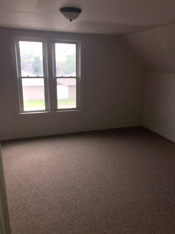 1315 N 6th St - Photo 3 of 7