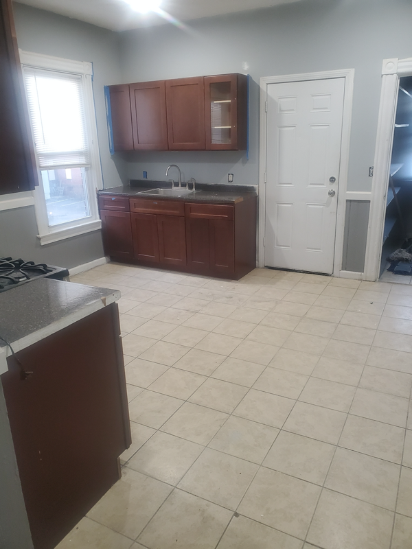 195 Jefferson St #3rdFL - Photo 2 of 5