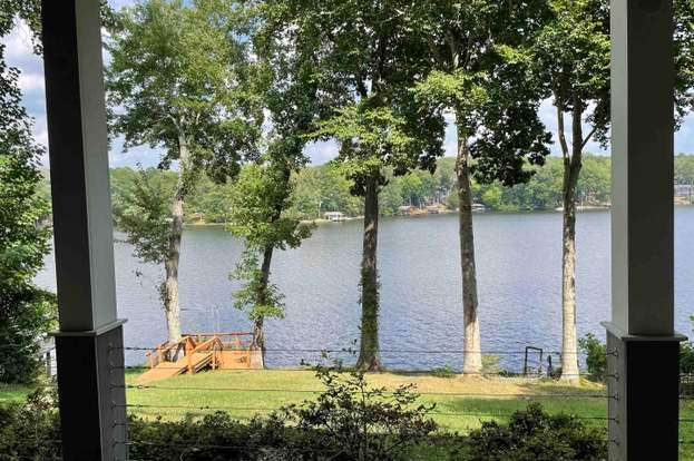 403 Sagamore Dr - Photo 2 of 6