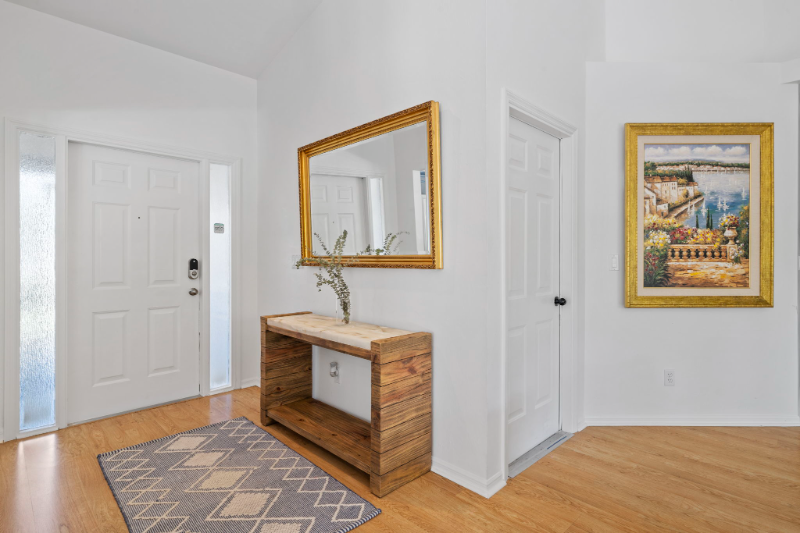 2540 Royal Palm Ct - Photo 2 of 25