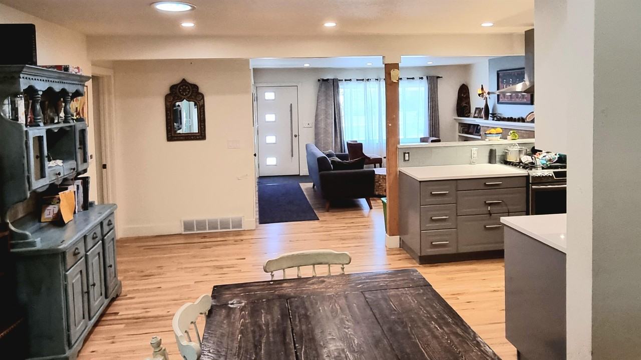 205 Princeton Rd #1 - Photo 6 of 25