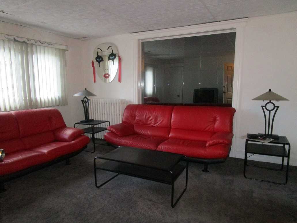 138 Washington Ave - Photo 2 of 10