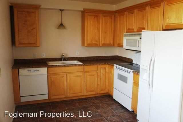 1155 E 11th N - Photo 2 of 17