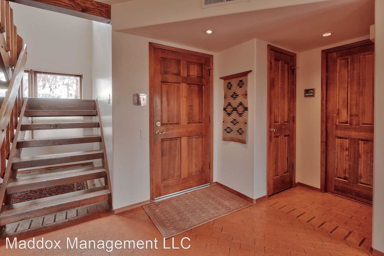 210 San Pasquale Ave Nw Apt D - Photo 3 of 23