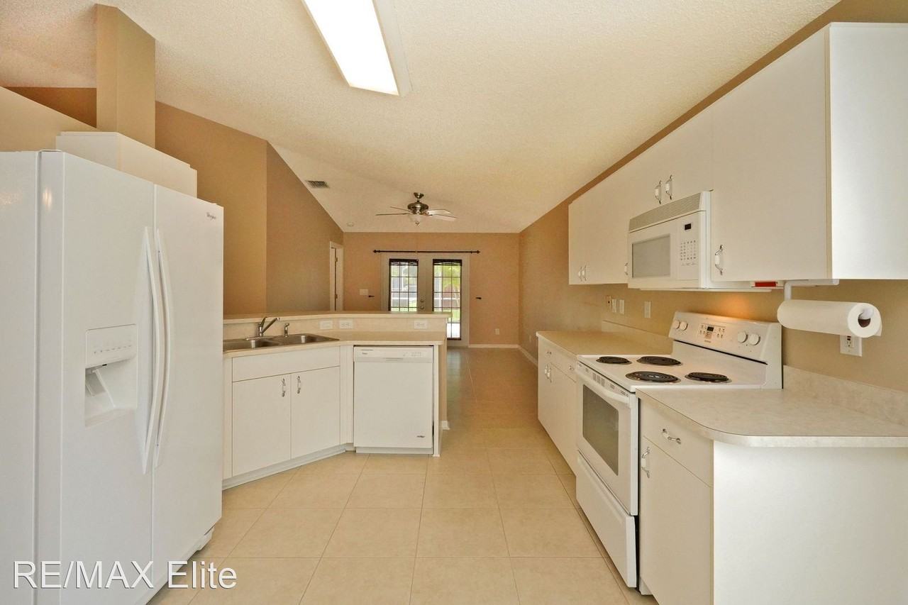 2060 Tiburon Ln - Photo 3 of 17